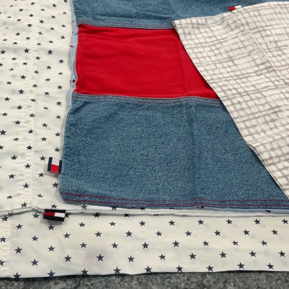 4pc Tommy Hilfiger pillow cover/sham and 3 pillowcases